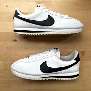Nike Cortez Basic Sneakers SIZE 8.5